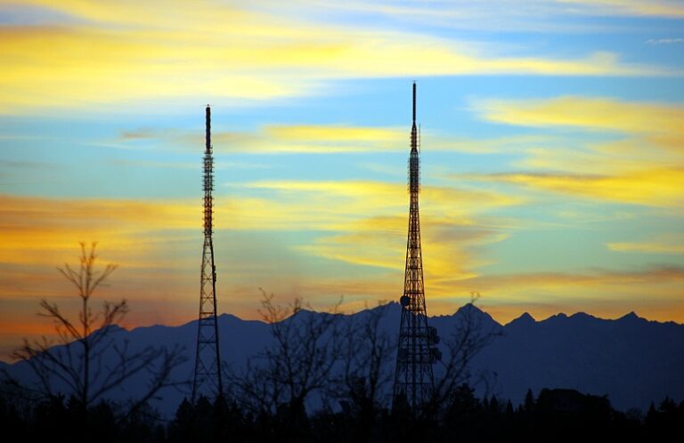 Eremo antenna towers
