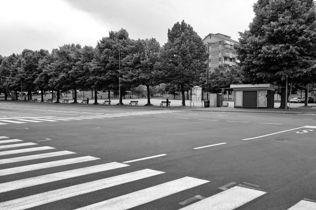 Echoes on the asphalt 17

